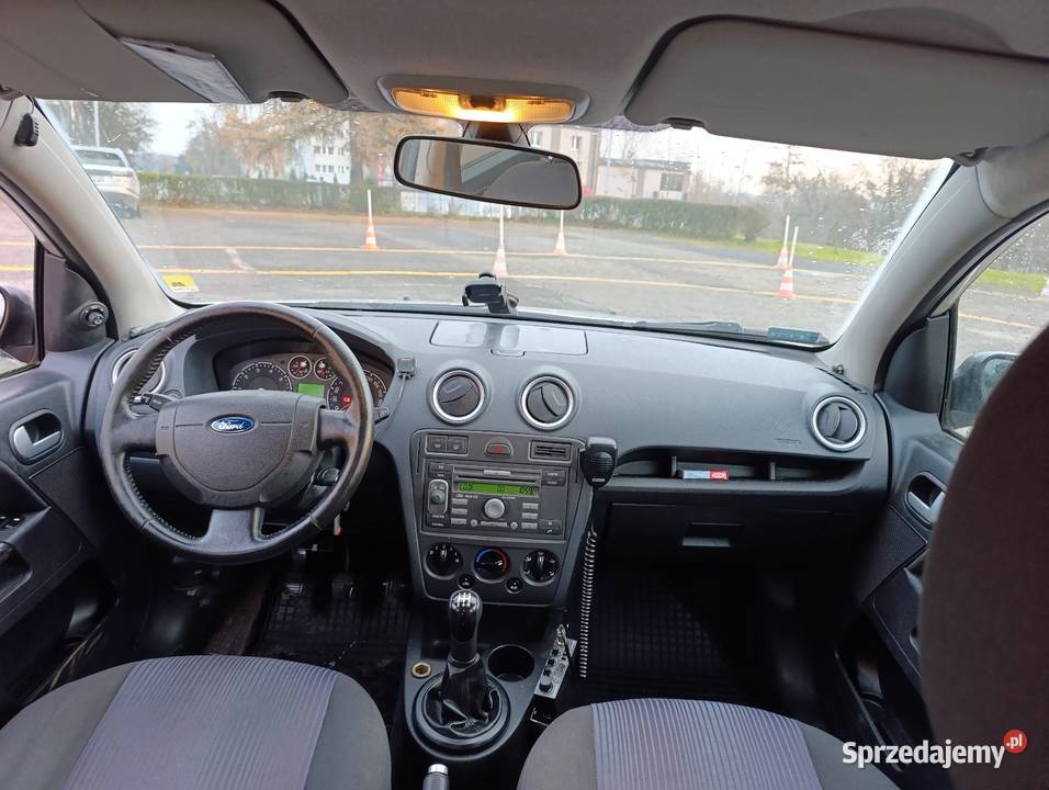 Ford Fusion z gazem i klimą ASR (kontrola trakcji)