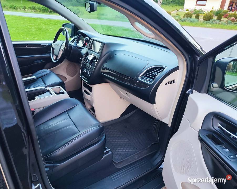 Ładny nie zgnity Chrysler Town Country 36v6 Domaradz