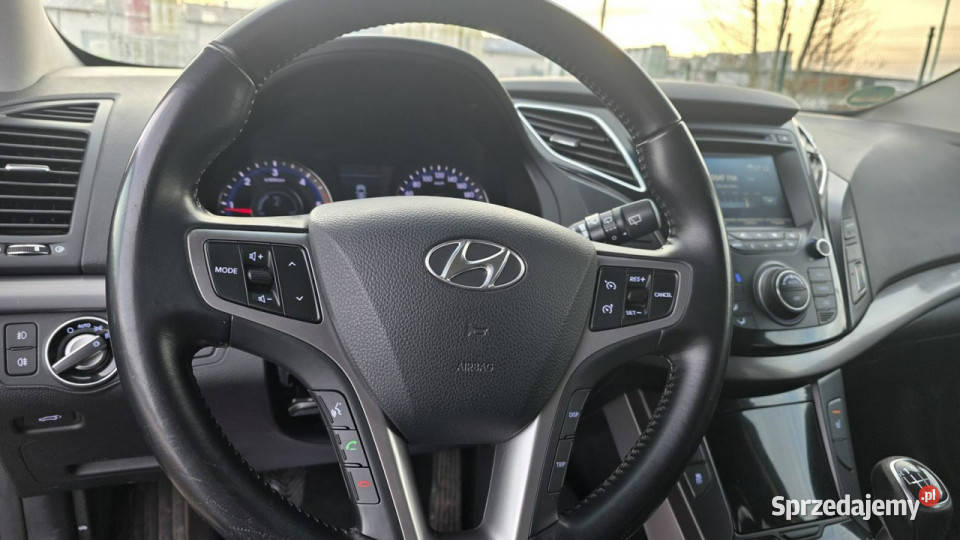 Hyundai i40 ledy xsenon duza navi mały przebieg Lębork
