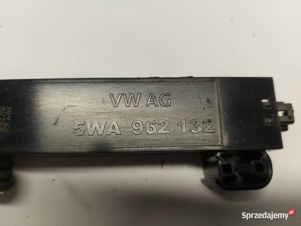 VW ID4 11A 2024r SUV 5D WZMACNIACZ ANTENA Pozostałe dolnośląskie