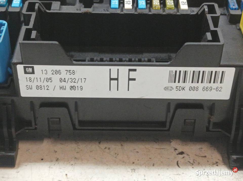 SKRZYNKA BEZPIECZNIKÓW 13206758 20 B 240 OPC Skrzynki bezpieczników