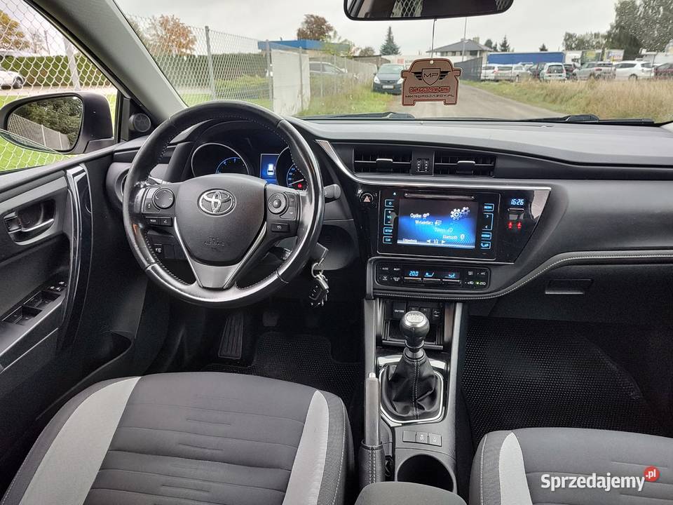 TOYOTA AURIS 16 D4D welurowa tapicerka Leszno