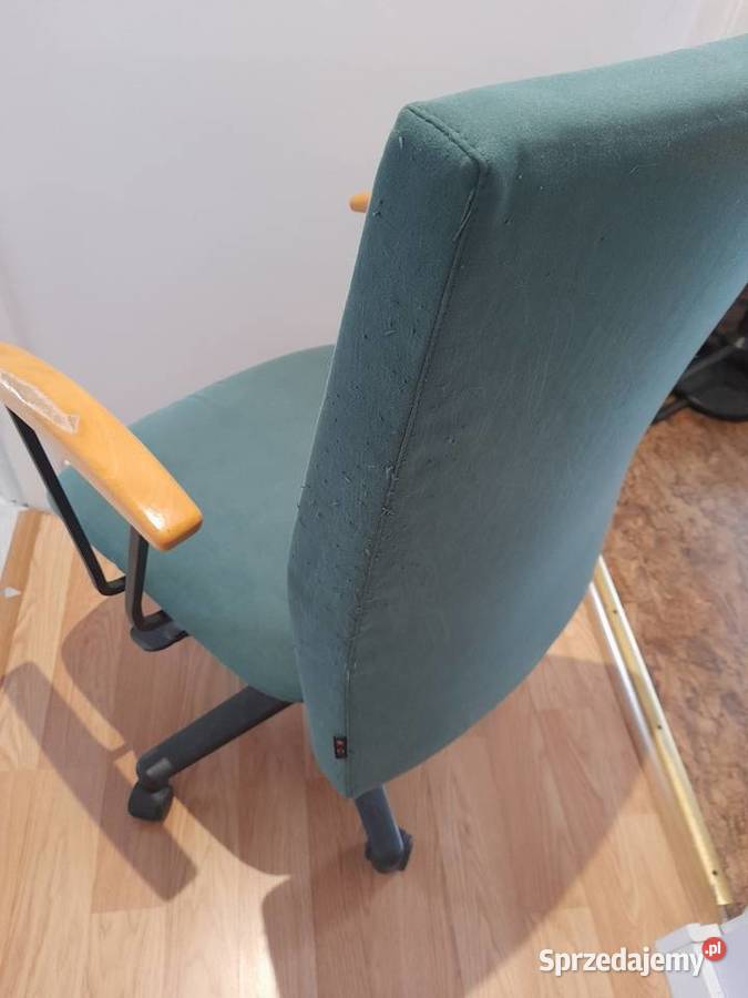 Sprzedam zielony fotel tapicerowany na kółkach Poznań