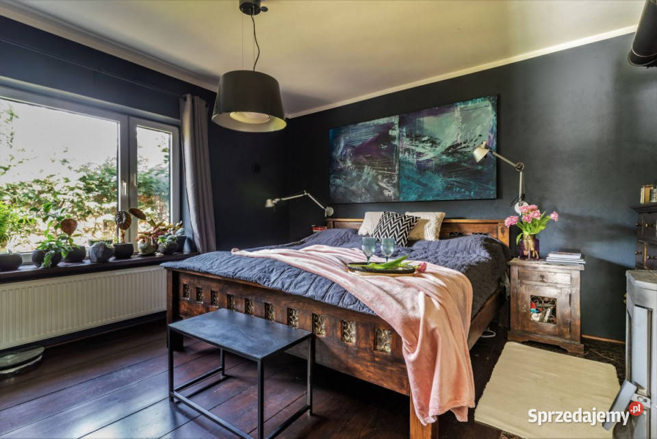 sprzedaży domu wolnostojącego 380m2 Łomianki