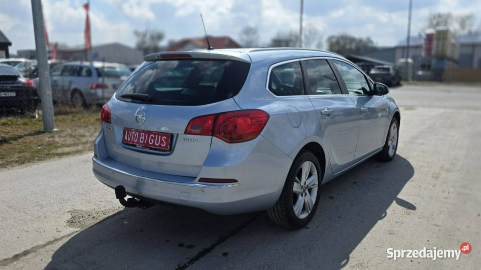Opel Astra Duża Navi sports tourer BIxsenon nowy relingi dachowe Astra Lębork
