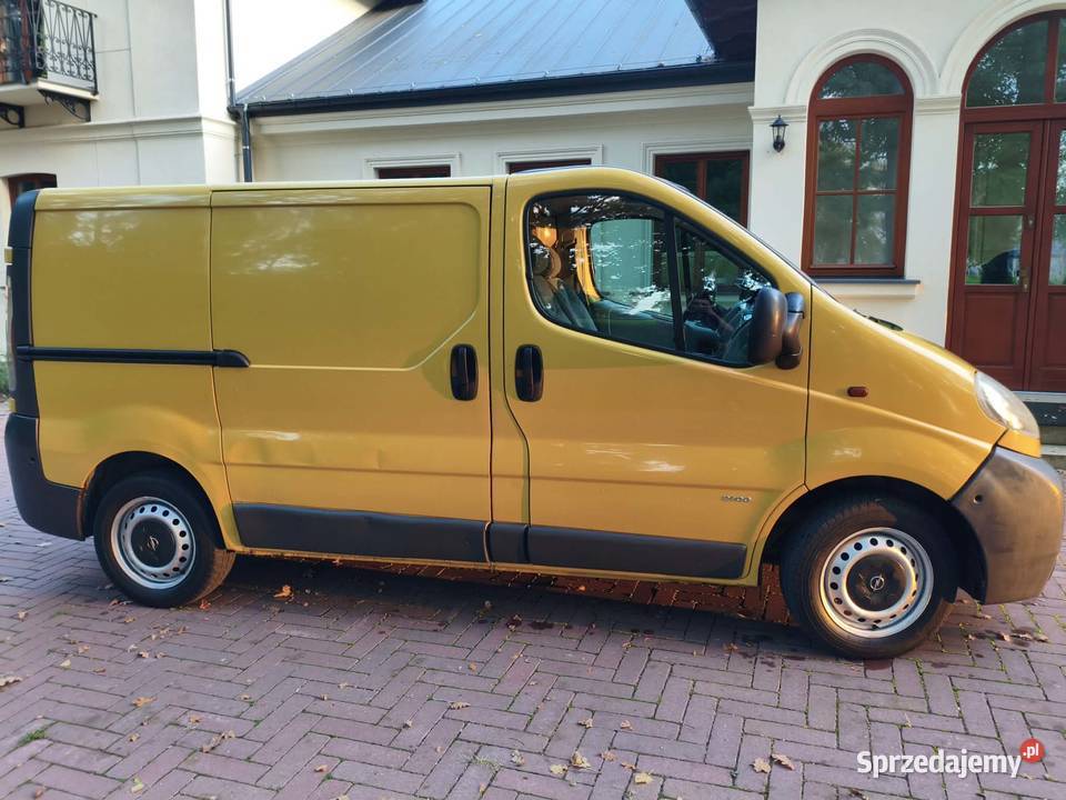 Opel Vivaro Trafic 19CDTI 100 6 bieg Klima Hak 260000km Piaski