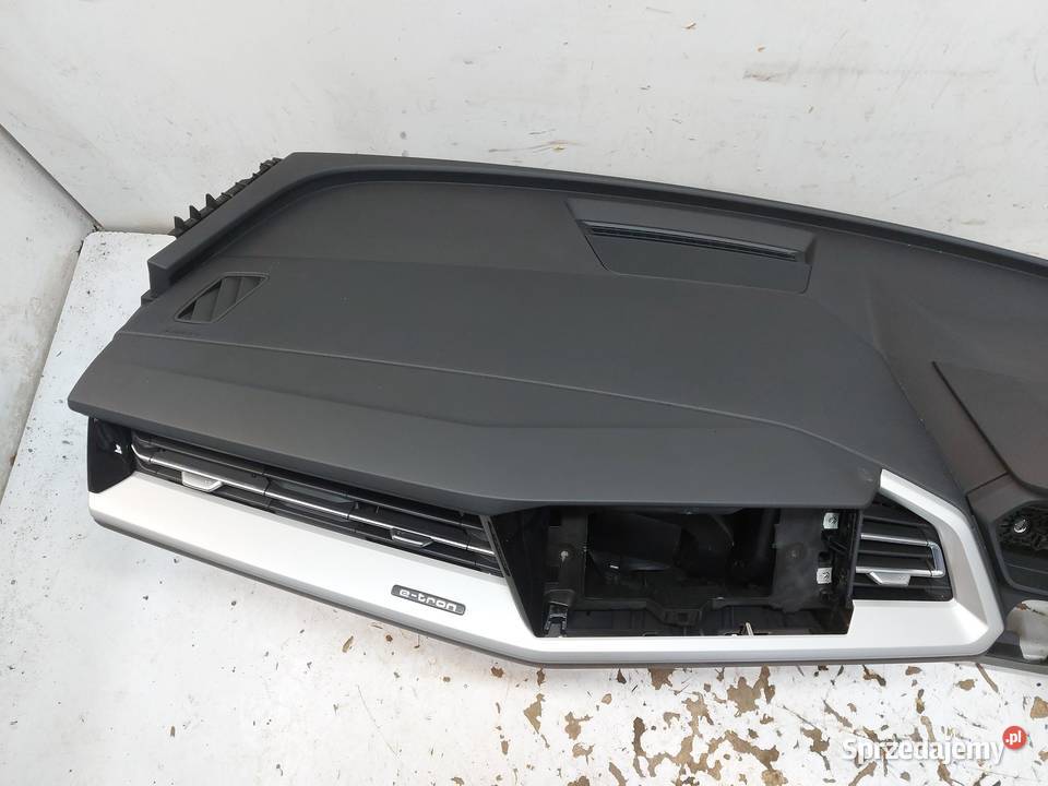 Audi Q4 ETRON 89A 89E KOKPIT DESKA ROZDZIELCZA