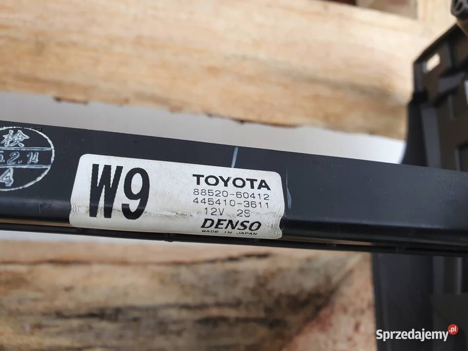 Toyota Land Cruiser 150 PODŁOKIETNIK Z LODÓWKĄ Rudka