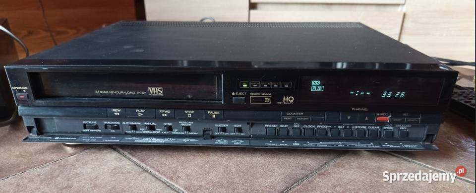 Zestaw 2x odtwarzacz DVD oraz 2x magnetowid Sharp i Hitachi