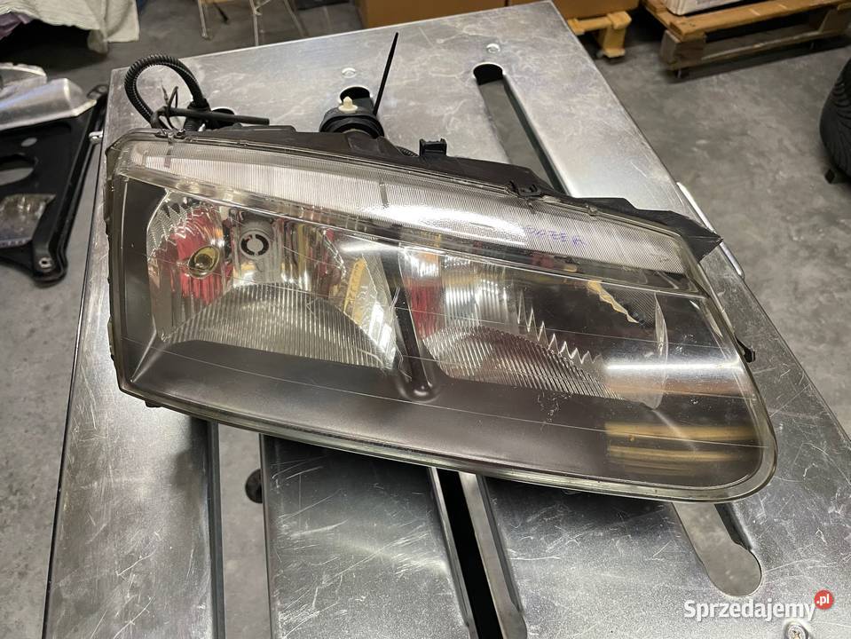 Renault Safrane ph2 reflektor przedni prawy