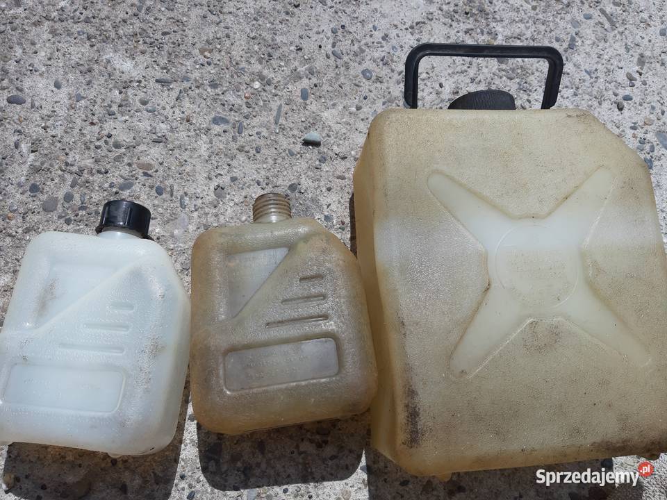 Pojemniki plastikowe z roku 197582 1l i 5l Chybie