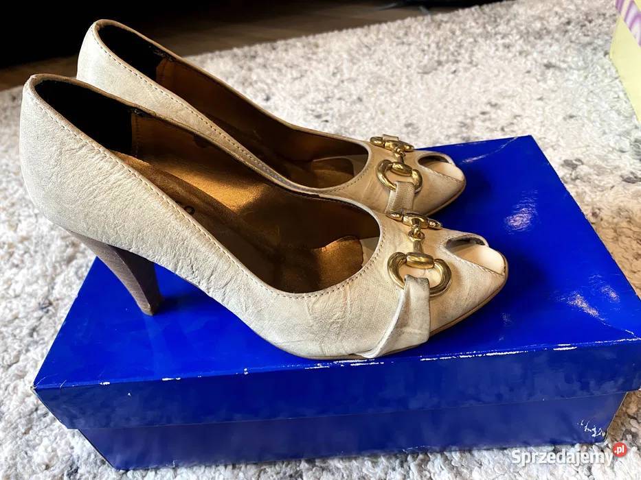 Stylowe buty na obcasie Moda i Styl Łódź