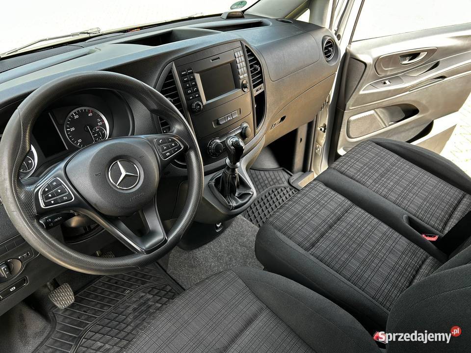 Mercedes Vito furgon Super Stan