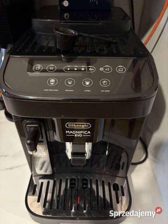 Ekspres do kawy DeLonghi Magnifica ECAM29051B o sprzedam