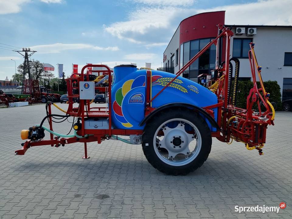 Opryskiwacz ciągany BIARDZKI 2000l na 15m hydr Ciechanów