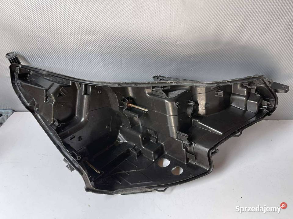 TOYOTA AVENSIS T27 LIFT PRAWA OBUDOWA LAMPY FULL osobowe Ostroróg