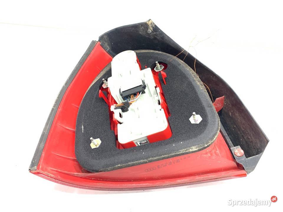 LAMPA PRAWY TYŁ AUDI A3 8L 8L0945096B Hatchback osobowe