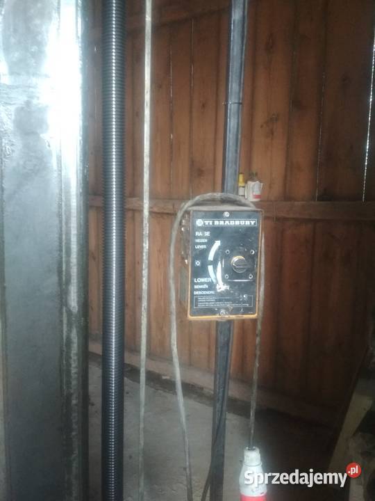 Podnośnik dwukolumnowy 25T Hucisko