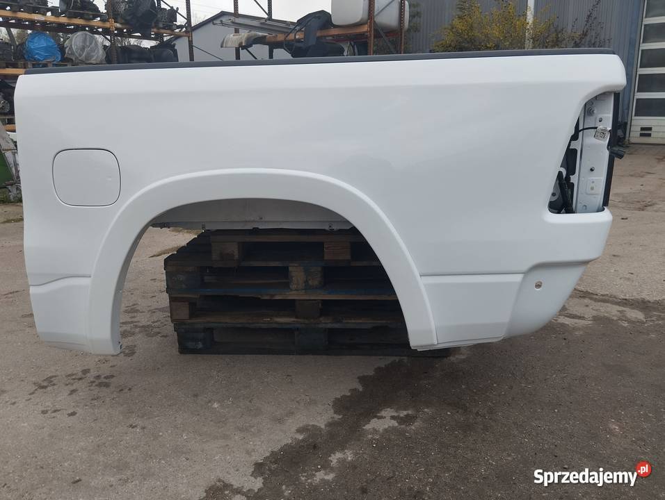POSZERZENIA BOCZNE NADKOLA TYŁ STR L P DODGE RAM Mojusz sprzedam
