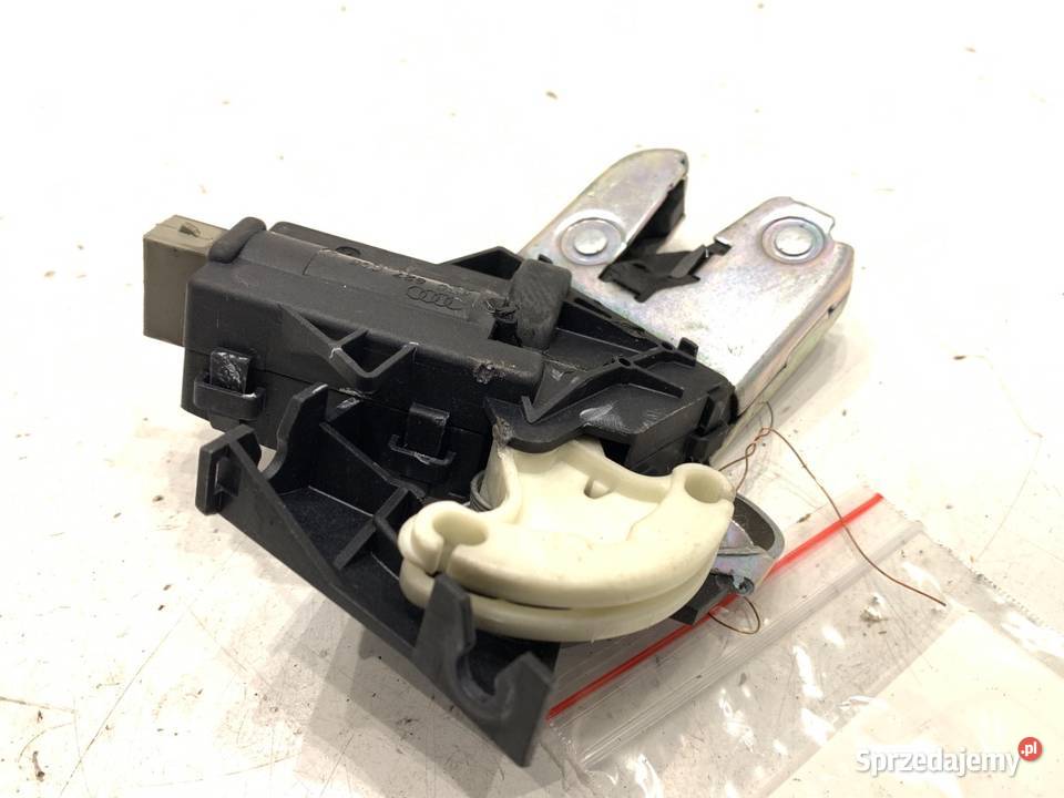 ZAMEK KLAPY TYŁ VW PASSAT B6 SedanLimuzyna