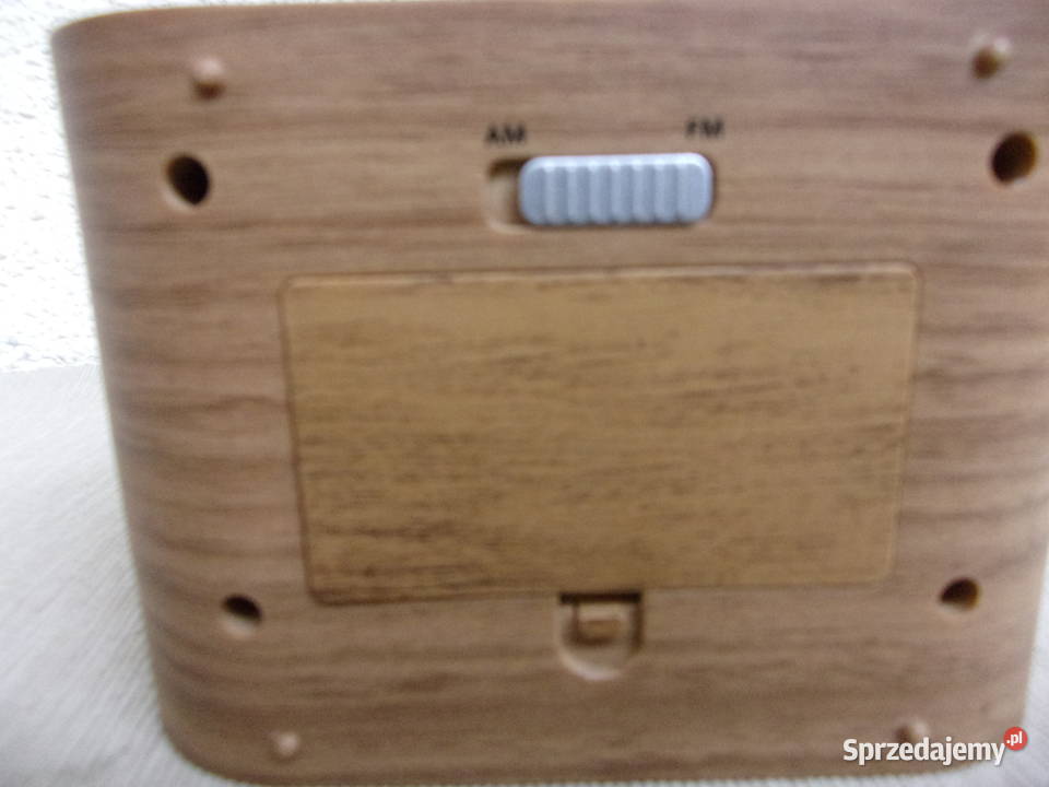 Nie duże radio AMFM z podśet wyświetlaczem na 3