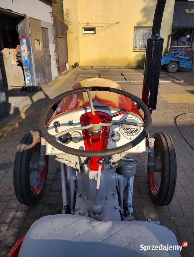 Traktor Massey Ferguson cackoZamiana Chełmża