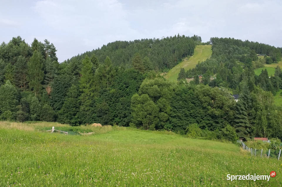Działka budowlana z panoramicznym widokiem na asfalt Kluszkowce