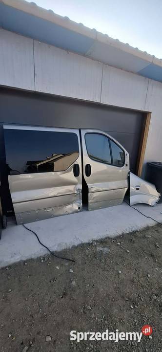 Drzwibłotnik Renault Trafic prawe Raszyn