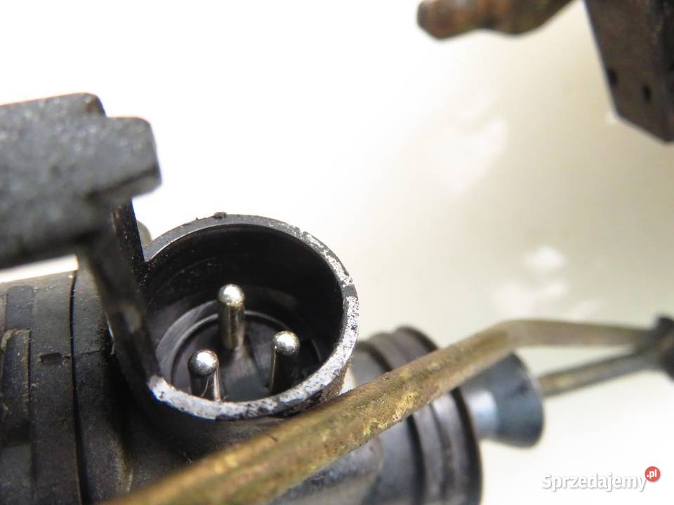 ZAMEK PRAWY PRZEDNI MERCEDES W124 SIŁOWNIK osobowe Zamki, wkładki i kluczyki Karoseria małopolskie