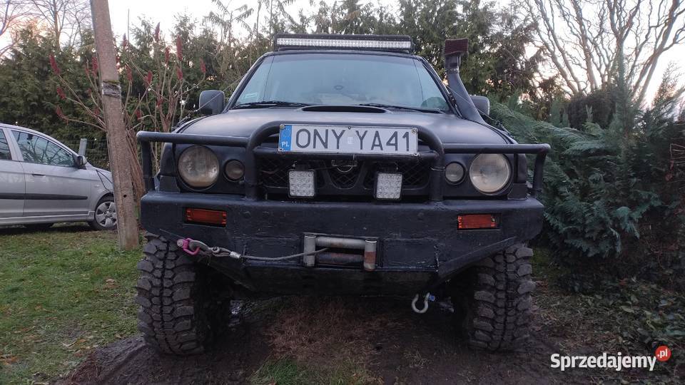 Nissan Terrano 2 27 TDI wyciągarka pług 4x4