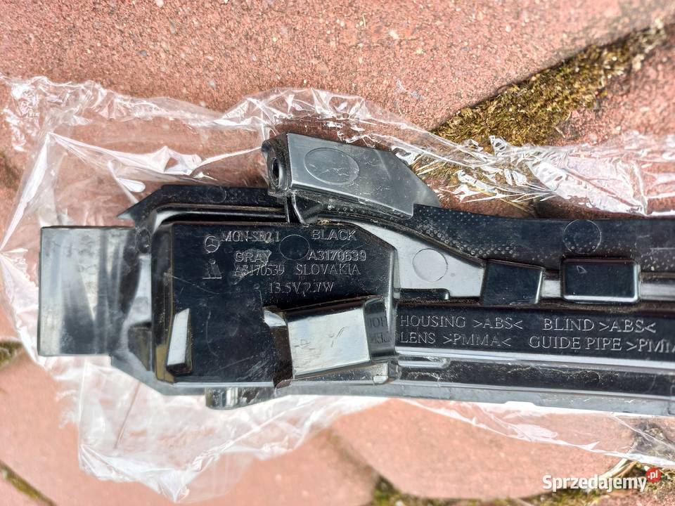 Kierunkowskaz lusterka czarny lewy Mercedes W205 osobowe Kierunkowskazy Tychy