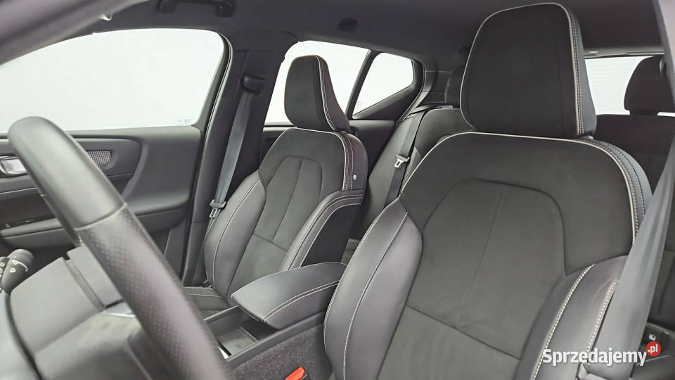 Volvo XC 40 15 T5 PlugIn Hybrid RDesign Z 4/5 Warszawa sprzedam