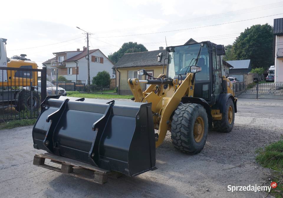 Ładowarka CAT 906 M 2022