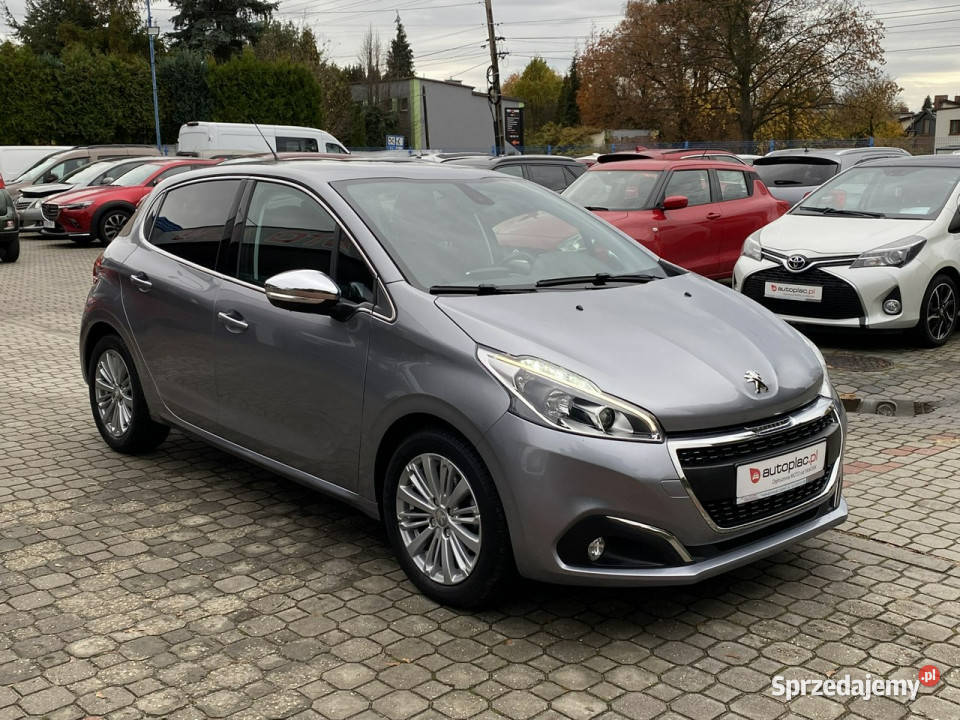 Peugeot 208 12 82 Niski przebiegNaviTempomat I światła LED śląskie Tarnowskie Góry