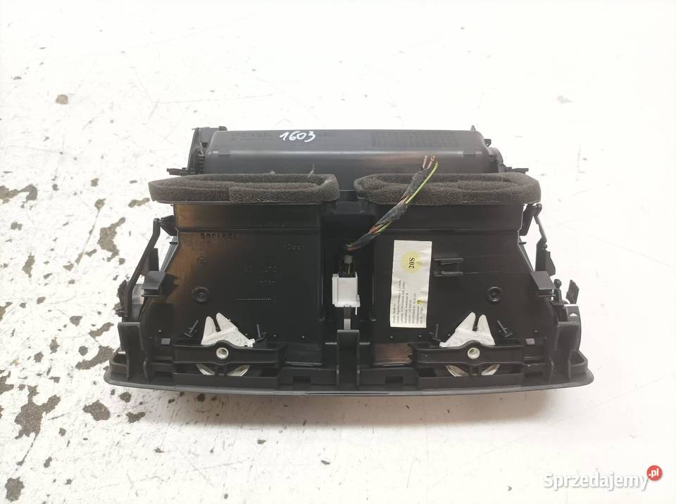 KRATKI NAWIEWU ŚRODKOWA DESKI SCHOWEK Skoda Rok produkcji 2005