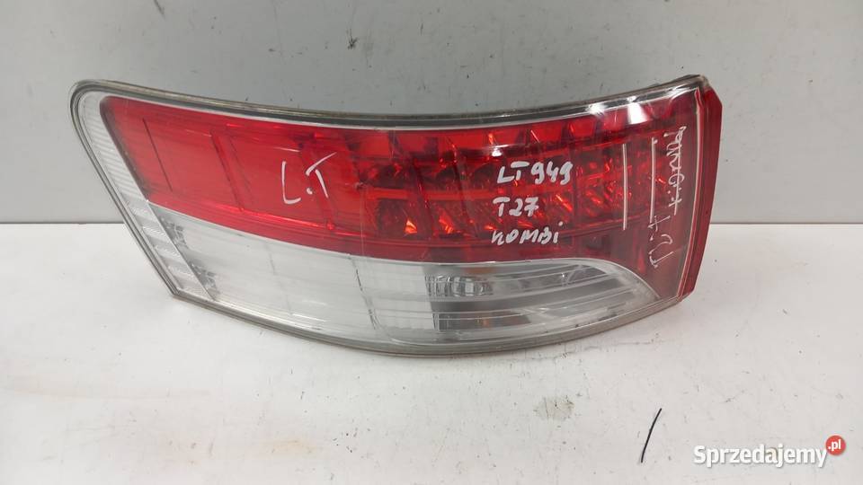 TOYOTA AVENSIS T27 KOMBI LAMPA TYŁ LEWA Zbierkowo sprzedam