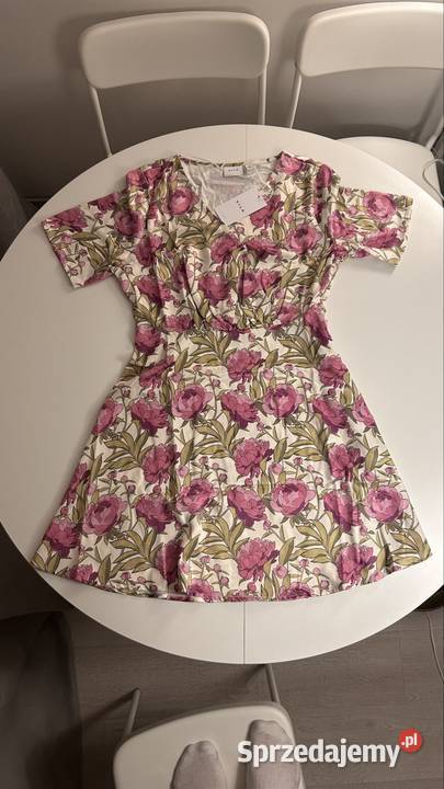 Nowa sukienka w kwiaty VILA rozmiar 38 M sprzedam