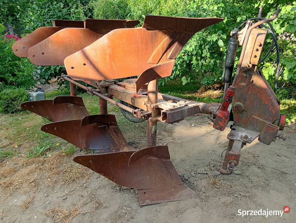 Pług 3 skibowy obrotowy