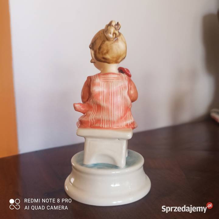 Figurka dziewczynki z pajacykiem Goebel 13 202 sprzedam