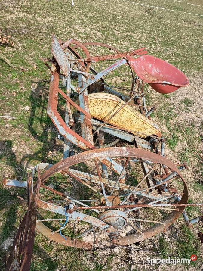 Przetrząsarka przewracarka do siana