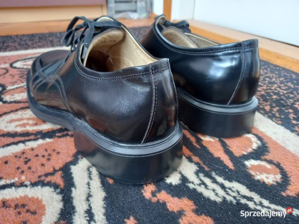 Buty czarne garniturowe rozmiar 44 Półbuty Tomaszów Lubelski