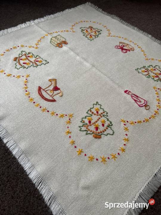 obrus ręcznie haftowany motywy Świąteczne Zabrze