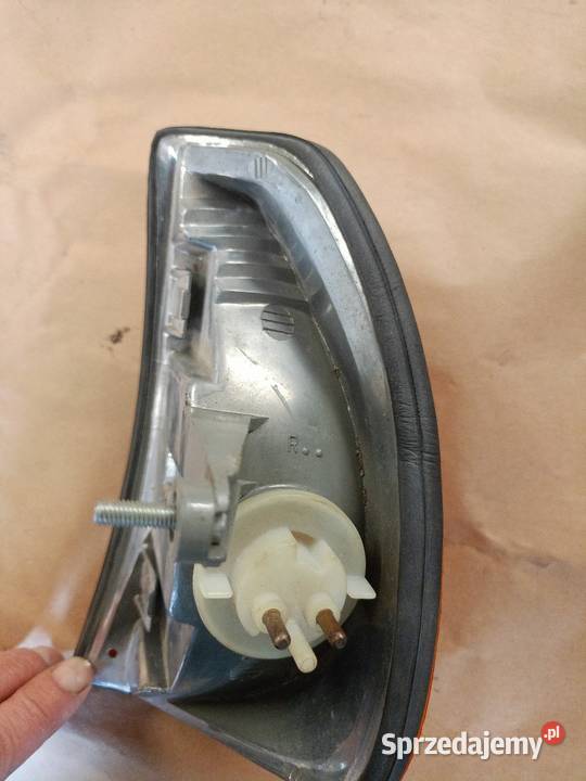 Kierunkowskaz prawy przód Mercedes W 123 Gorzów Śląski sprzedam