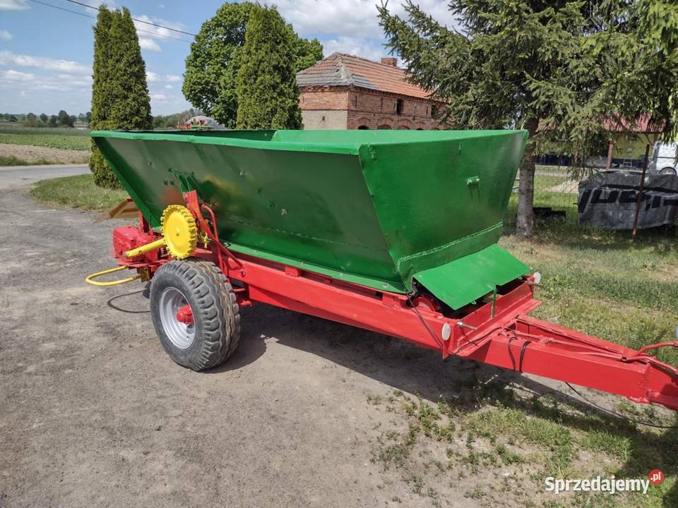 Rvw 3 rnp 3 rozsiewacz do wapna nawozu piast Śrem