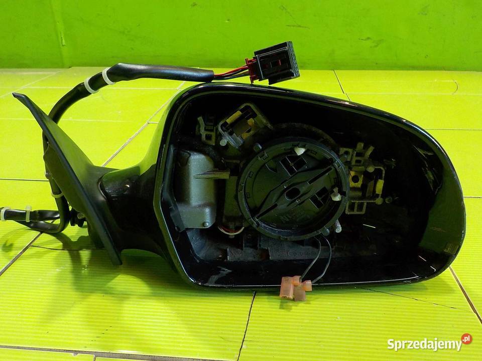 AUDI A3 8P II LIFT 10r lusterko prawe E1020931 osobowe Lusterka zewnętrzne Suków