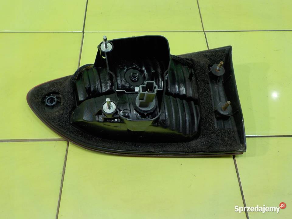 SUBARU B9 TRIBECA 30 B AUT 06r 5D lampa lewa tyl mazowieckie Suków