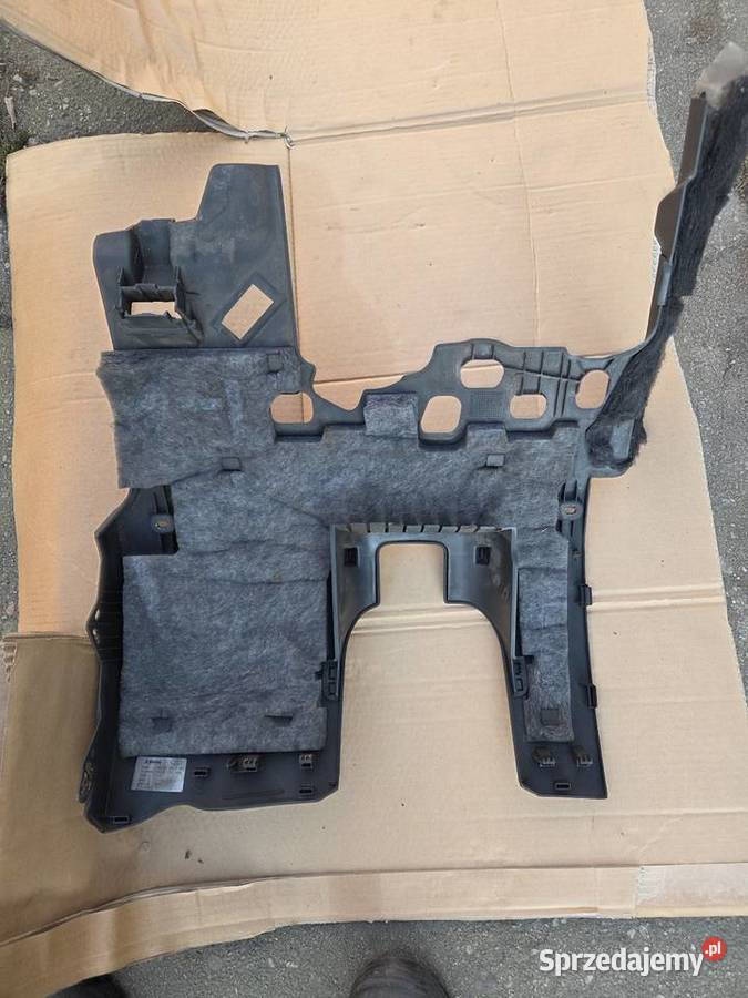 Osłona kolumny kierowniczej Audi A4 B8 Rybno