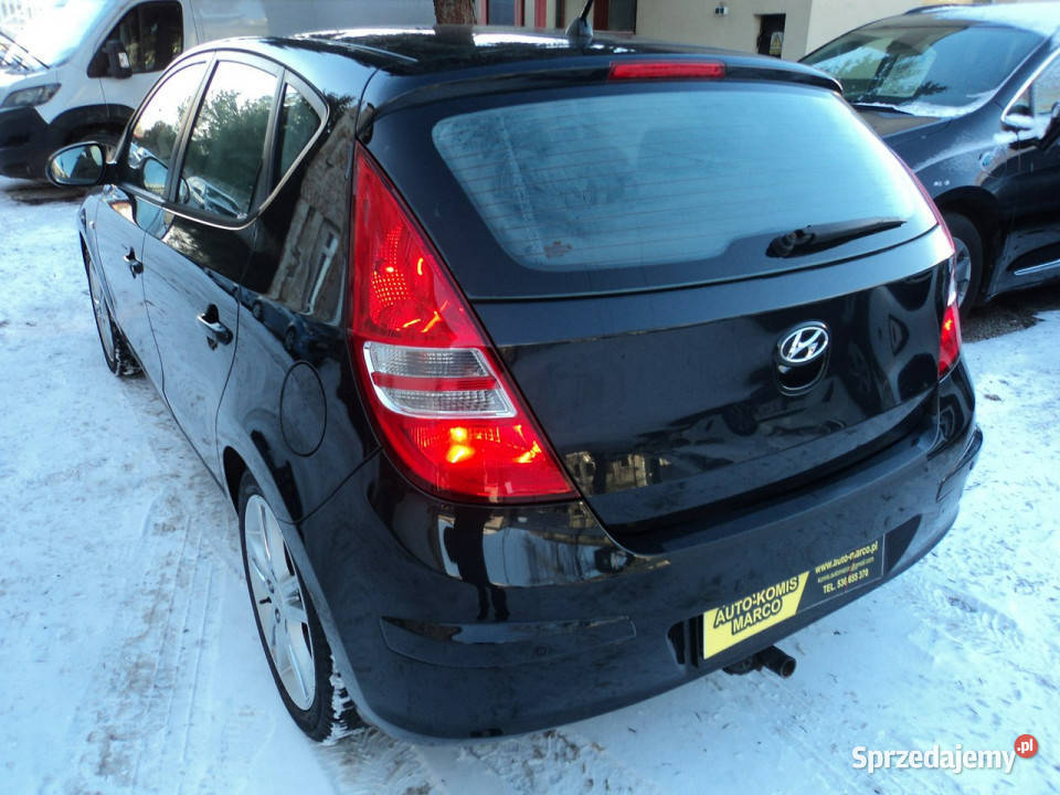 Hyundai i30 sprzedam ładnego HYUNDAIA i30 16 b I