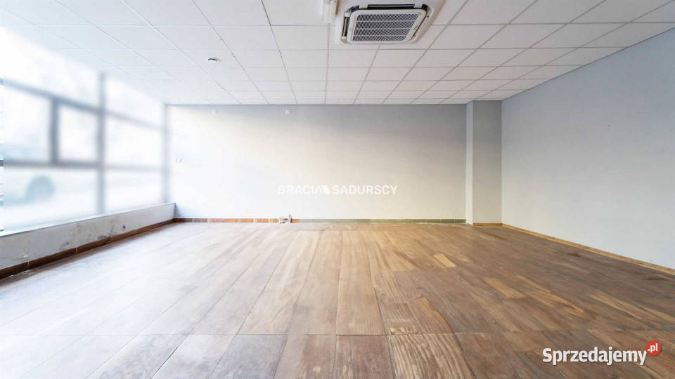 Lokal 135m2 Kraków Turniejowa od ulicy