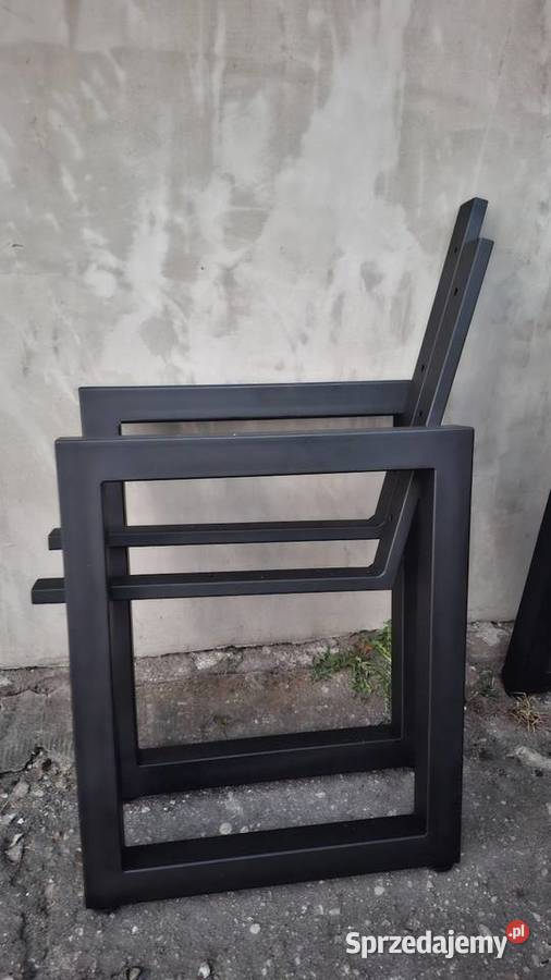 Nogi dwóch ławek i stołu Giżycko